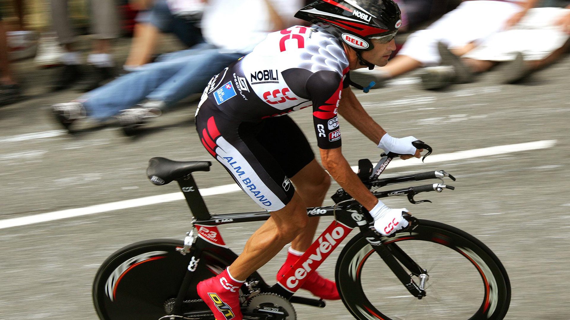 “尼古拉斯·桑特基的战术洞察与出色技巧，助力阿根廷美洲狮队重新崛起”